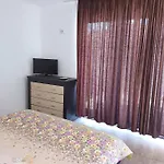 Holiday home La Botezatu Tuzla